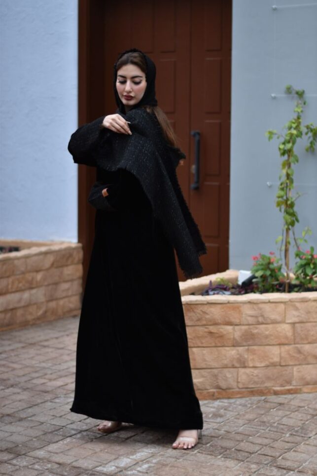 Winter Bisht, Velvet black w/ café & hoodie
