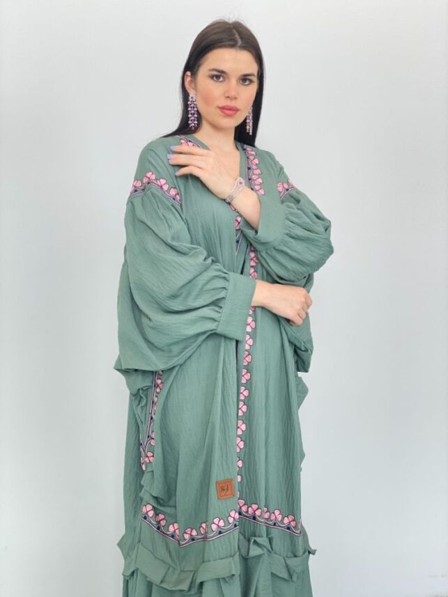 Design abaya on flower embroidery