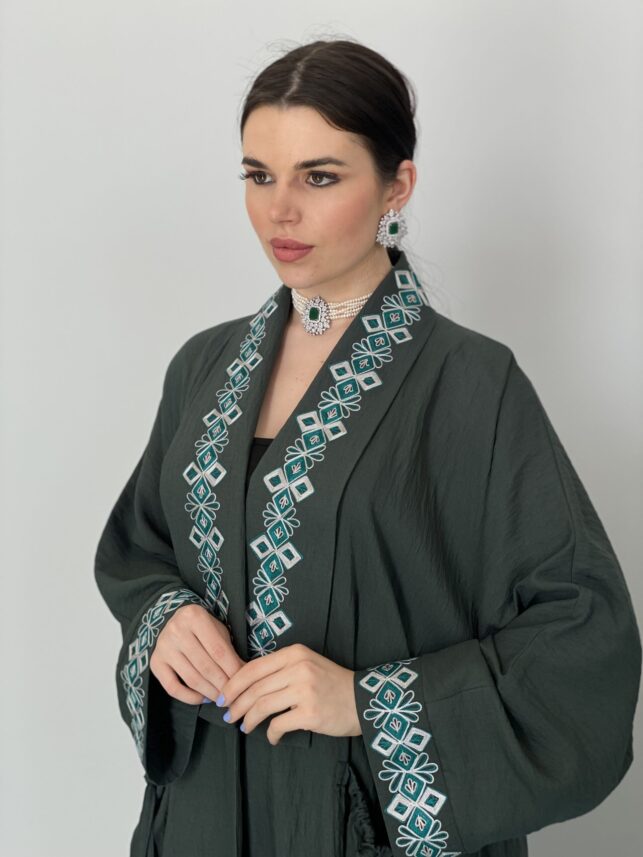 Design abaya, with threaded embroidery fine crepe materials