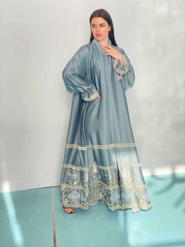 Long Cardigan with flower embroidery
