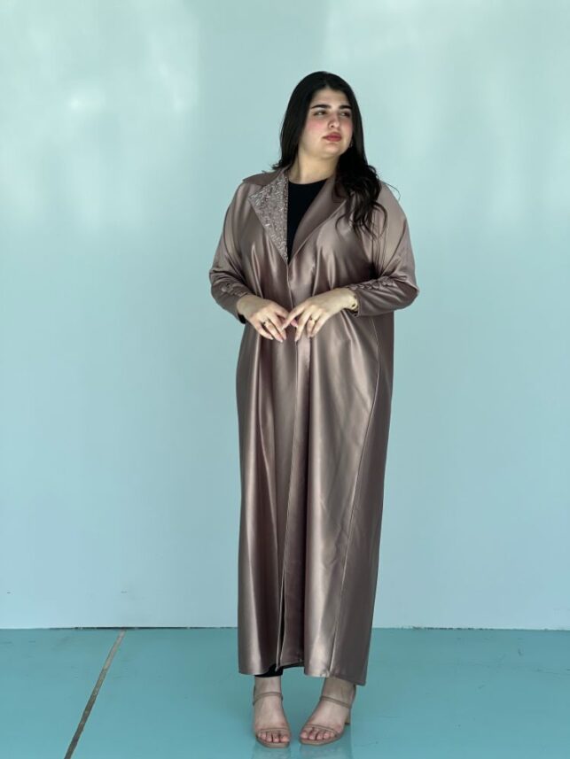 Long Coat side collar embroidery, silk materials