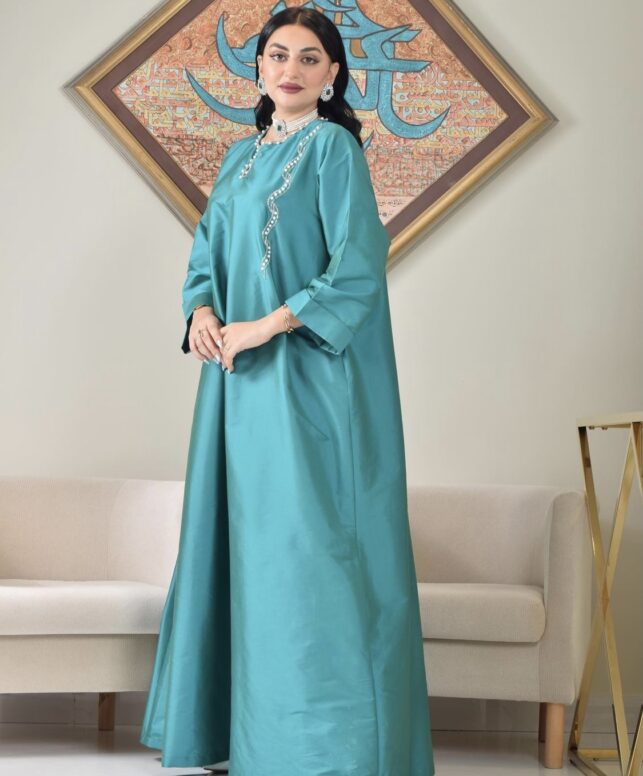 Traditional Jalabiya, lolo w/ crepe materials and embroidery