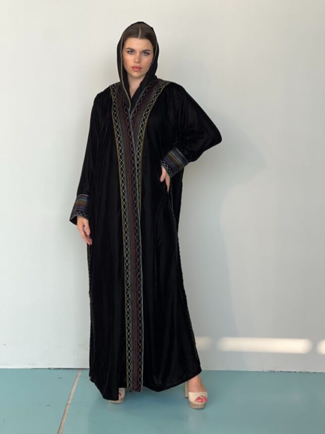 Velvet winter abaya treaded colored on hand