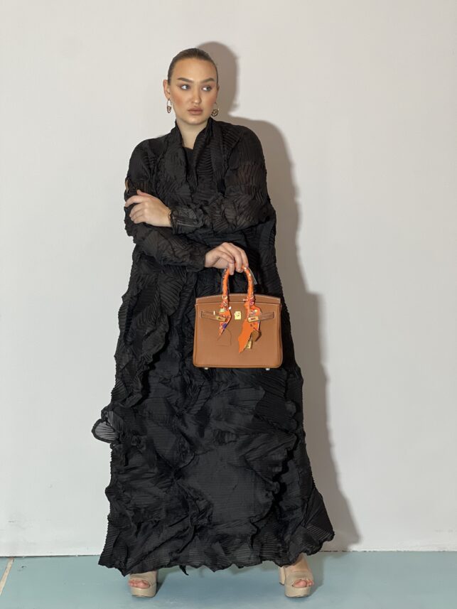 Crumpled abaya, crepe materials