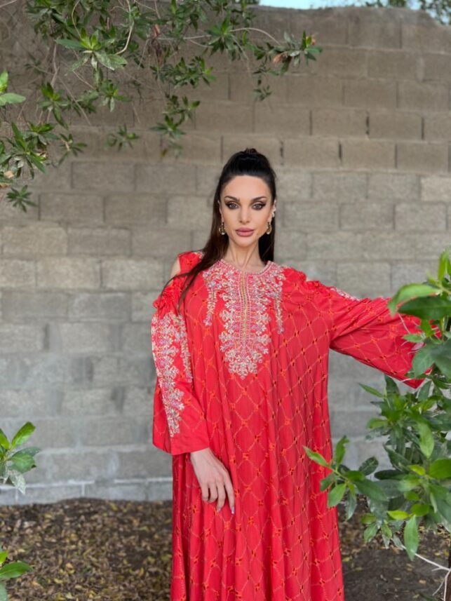 Open Arms Jalabiya with flower embroidery, Cotton linen materials