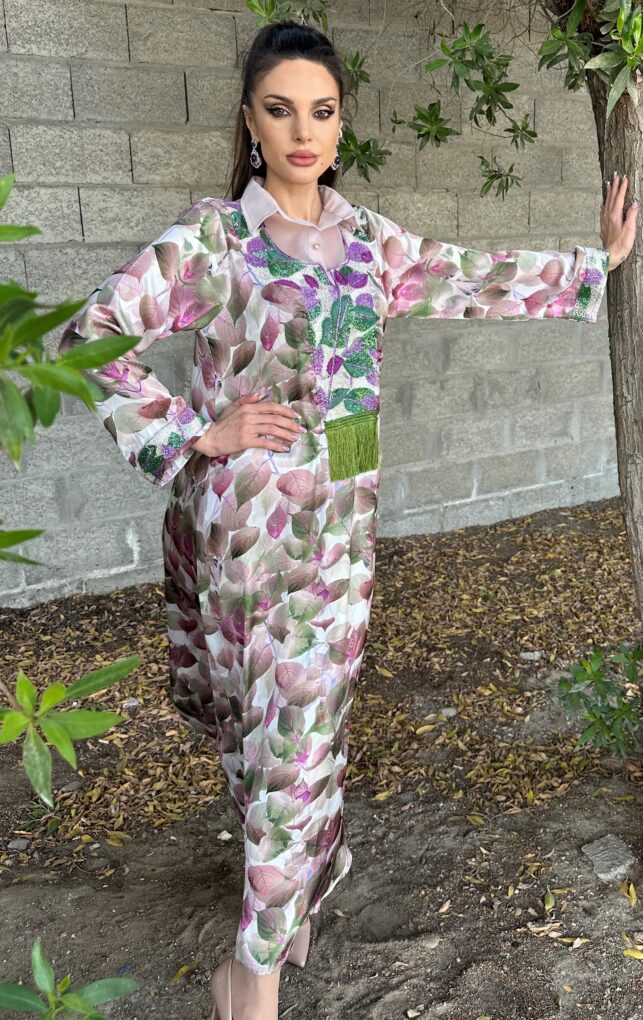 Leafy floral collar dress, silk materials