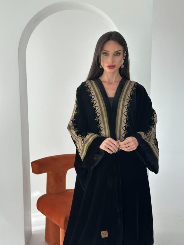 Winter embroidery Bisht, Velvet materials