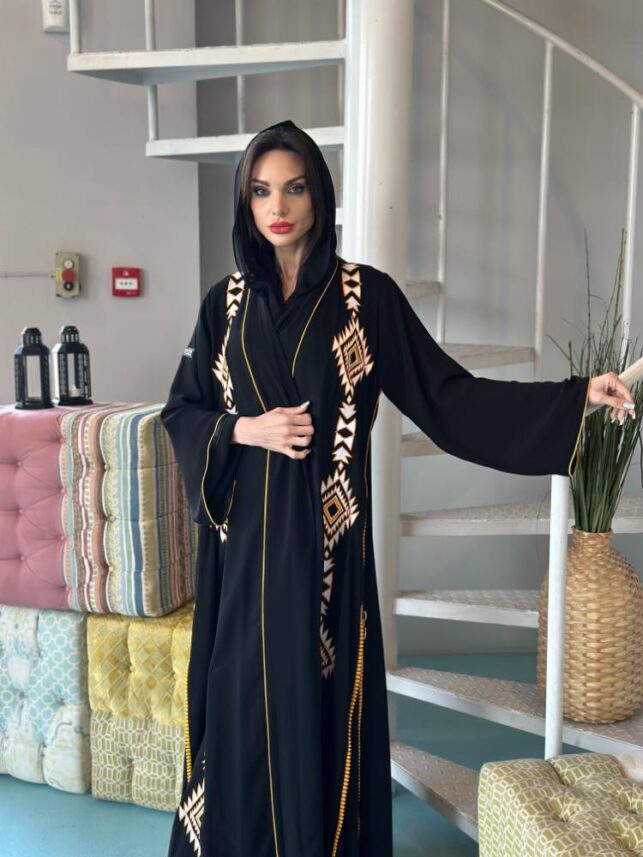 Designed abaya, Fine crepe materials