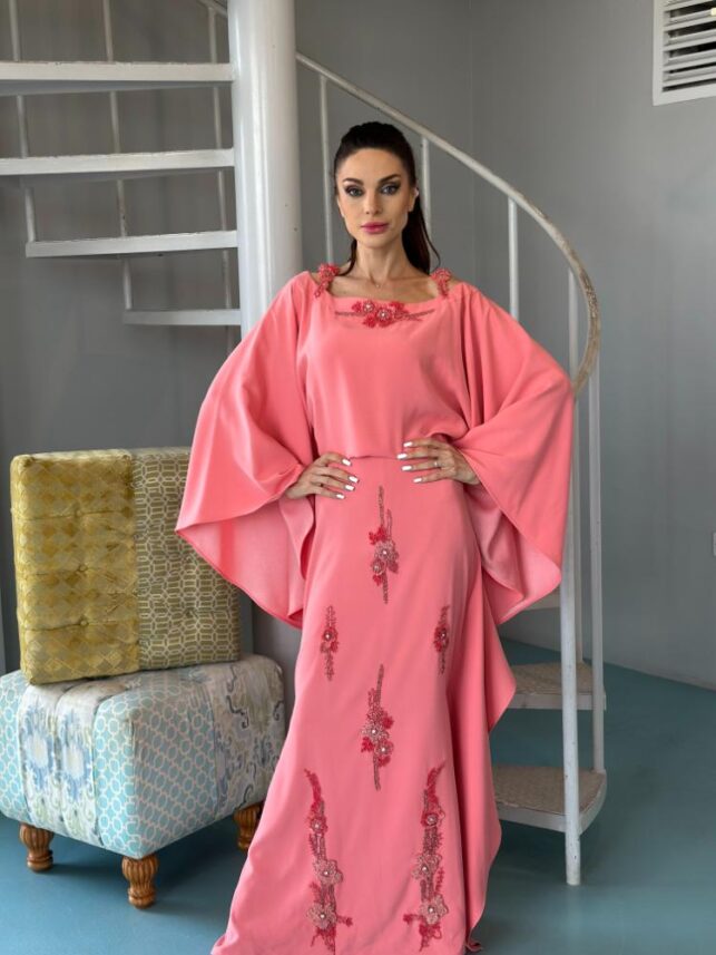 Long dress off shoulder w flower embroidery, crepe materials