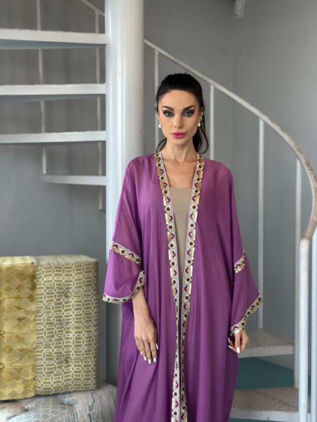 Colored Bisht w/ line of beads, Linen materials
