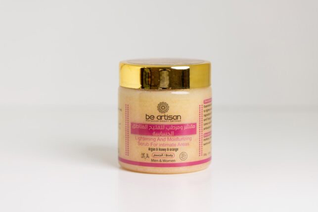 Men & Women Lightening 7 moisturizing Scrub for Intimate areas