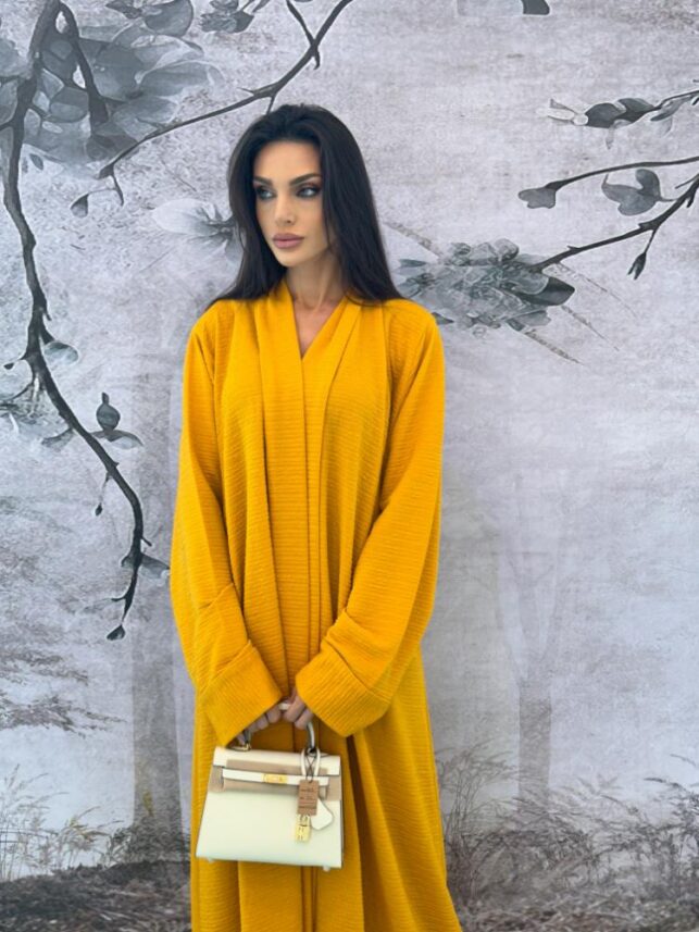 Colored abaya, Stretchable materials