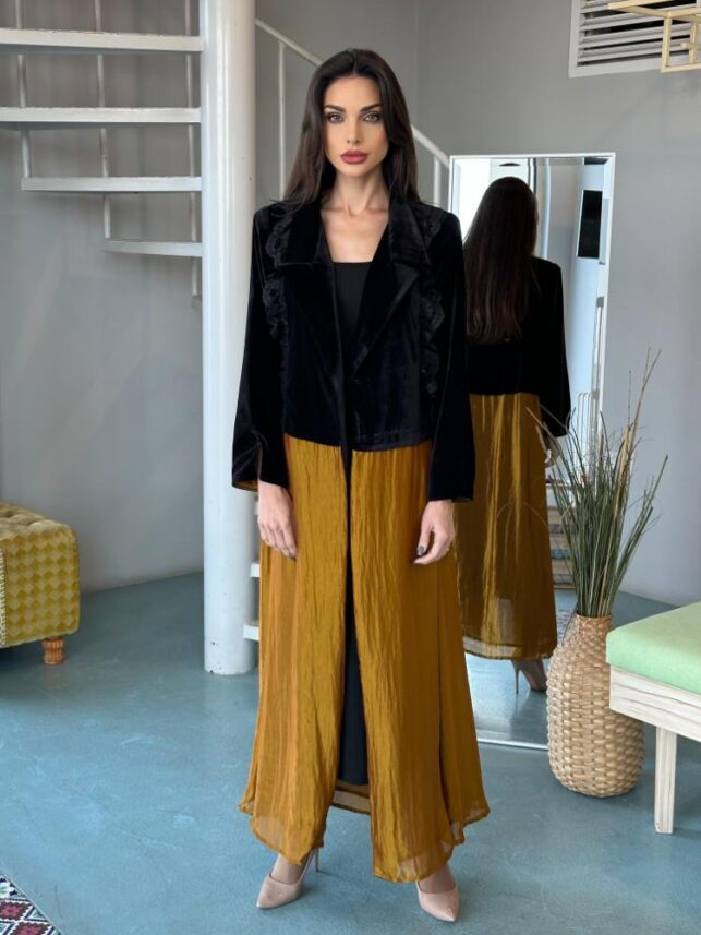 Design Overcoat with color combi, Velvet & Crepe Materials